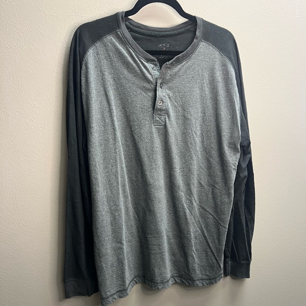 RedHead brand gray and black henley men’s shirt. Size XL